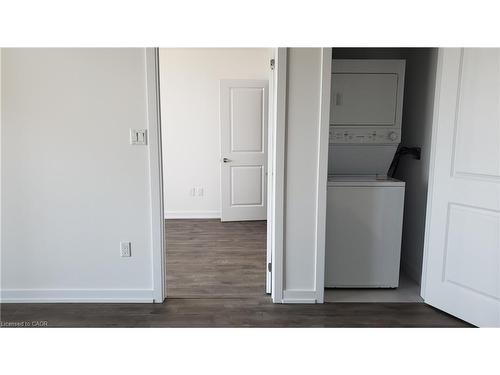 437-101 Shoreview Place, Hamilton, ON - Indoor Photo Showing Laundry Room