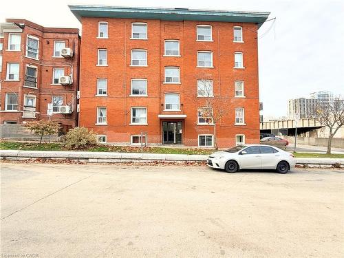 5-120 Charles Street, Hamilton, ON - Outdoor