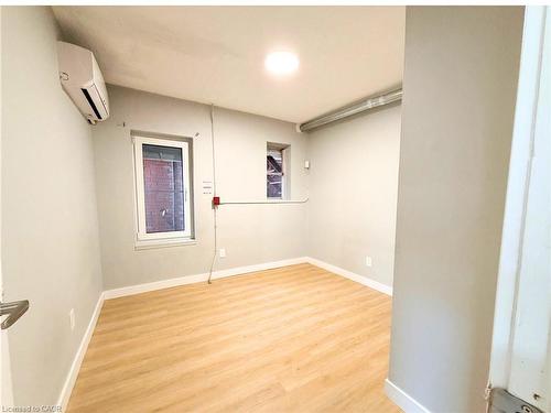 5-120 Charles Street, Hamilton, ON - Indoor Photo Showing Other Room