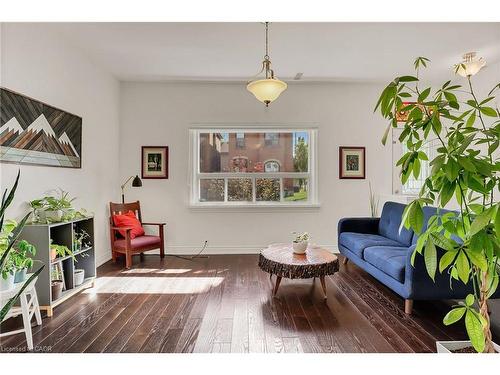 22 Liberty Street, Hamilton, ON - Indoor Photo Showing Living Room