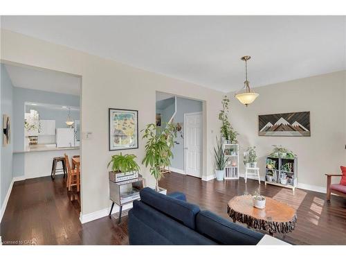 22 Liberty Street, Hamilton, ON - Indoor Photo Showing Living Room