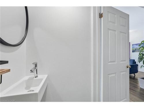 22 Liberty Street, Hamilton, ON - Indoor Photo Showing Bathroom