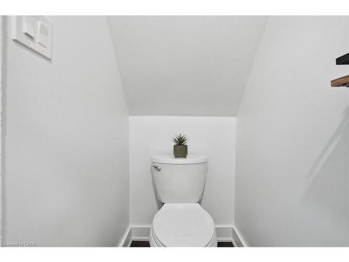 22 Liberty Street, Hamilton, ON - Indoor Photo Showing Bathroom