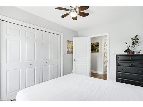 22 Liberty Street, Hamilton, ON - Indoor Photo Showing Bedroom