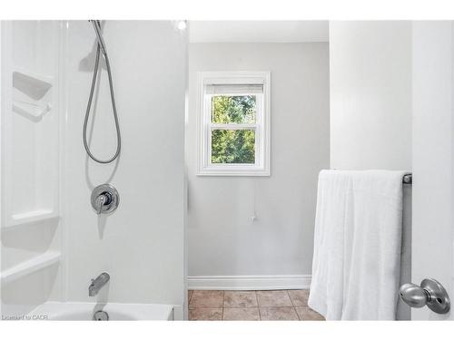 22 Liberty Street, Hamilton, ON - Indoor Photo Showing Bathroom