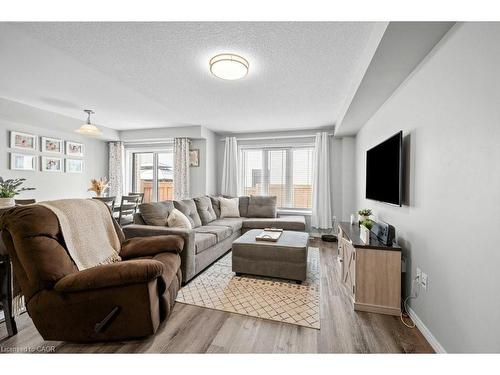 105 Thompson Road, Caledonia, ON - Indoor Photo Showing Living Room