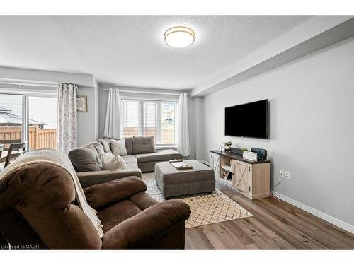 105 Thompson Road, Caledonia, ON - Indoor Photo Showing Living Room