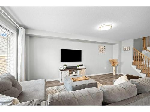 105 Thompson Road, Caledonia, ON - Indoor Photo Showing Living Room