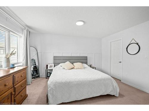 105 Thompson Road, Caledonia, ON - Indoor Photo Showing Bedroom