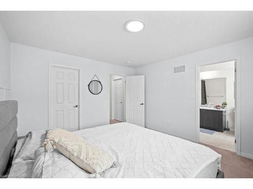 105 Thompson Road, Caledonia, ON - Indoor Photo Showing Bedroom