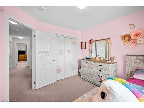 105 Thompson Road, Caledonia, ON - Indoor Photo Showing Bedroom
