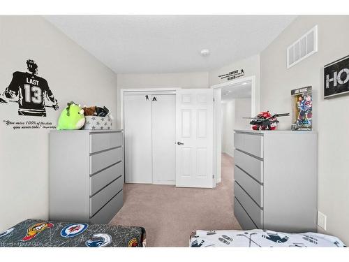 105 Thompson Road, Caledonia, ON - Indoor Photo Showing Bedroom