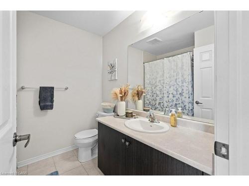 105 Thompson Road, Caledonia, ON - Indoor Photo Showing Bathroom