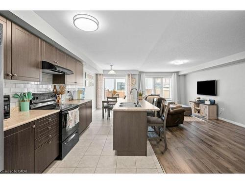 105 Thompson Road, Caledonia, ON - Indoor Photo Showing Kitchen