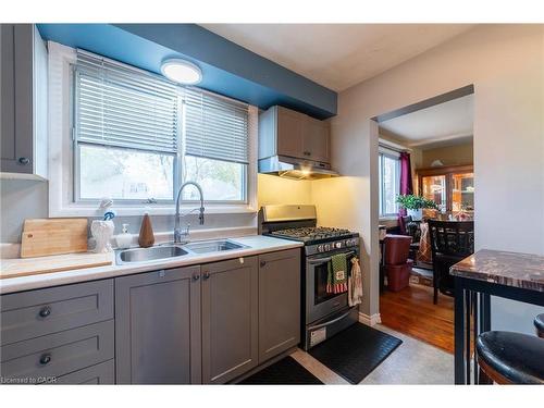 15 Dartford Place, Hamilton, ON - Indoor Photo Showing Kitchen With Double Sink