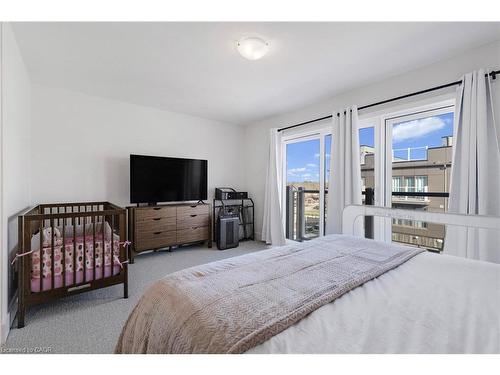 16-261 Skinner Road, Waterdown, ON - Indoor Photo Showing Bedroom