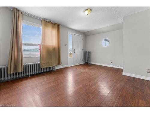 379 Strathearne Avenue, Hamilton, ON - Indoor Photo Showing Other Room