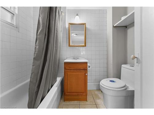 379 Strathearne Avenue, Hamilton, ON - Indoor Photo Showing Bathroom