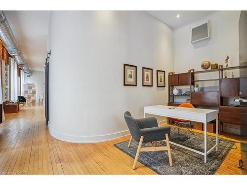 200-41 King William Street, Hamilton, ON 