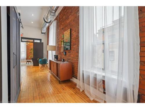 200-41 King William Street, Hamilton, ON 