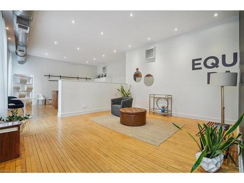 200-41 King William Street, Hamilton, ON 