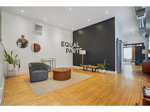 200-41 King William Street, Hamilton, ON 