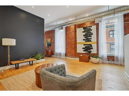 200-41 King William Street, Hamilton, ON 