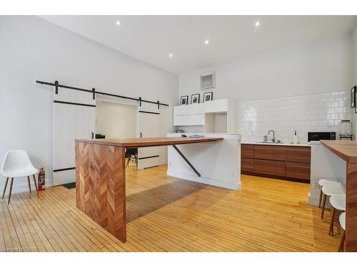 200-41 King William Street, Hamilton, ON 