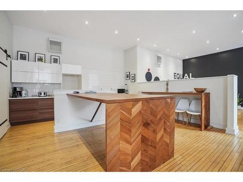 200-41 King William Street, Hamilton, ON 