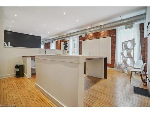 200-41 King William Street, Hamilton, ON 