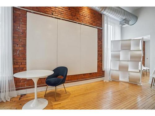 200-41 King William Street, Hamilton, ON 