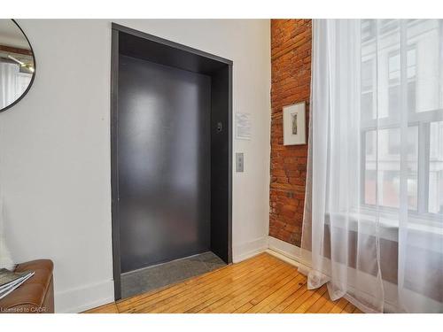 200-41 King William Street, Hamilton, ON 