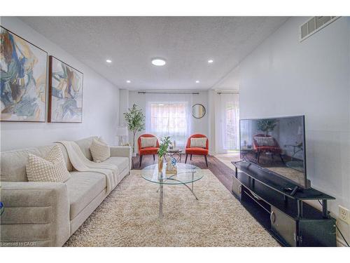 434 Woodbine Avenue, Kitchener, ON - Indoor Photo Showing Living Room