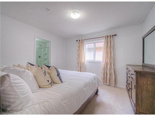 434 Woodbine Avenue, Kitchener, ON - Indoor Photo Showing Bedroom