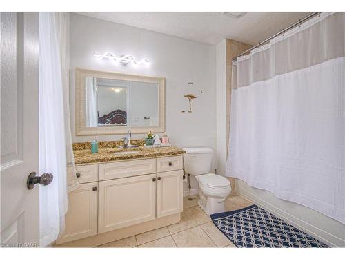 434 Woodbine Avenue, Kitchener, ON - Indoor Photo Showing Bathroom
