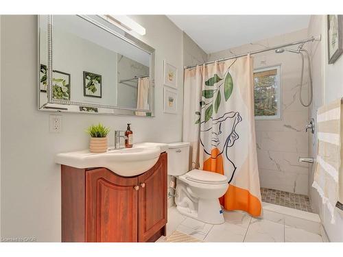 29 Pusey Boulevard, Brantford, ON - Indoor Photo Showing Bathroom