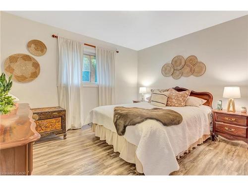 29 Pusey Boulevard, Brantford, ON - Indoor Photo Showing Bedroom