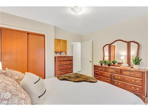29 Pusey Boulevard, Brantford, ON - Indoor Photo Showing Bedroom