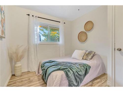 29 Pusey Boulevard, Brantford, ON - Indoor Photo Showing Bedroom