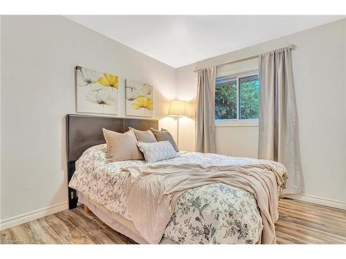 29 Pusey Boulevard, Brantford, ON - Indoor Photo Showing Bedroom