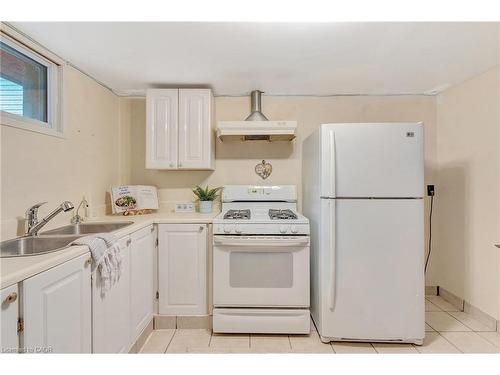 29 Pusey Boulevard, Brantford, ON - Indoor Photo Showing Kitchen With Double Sink