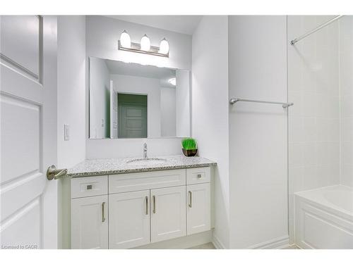 5188 Viola Desmond Drive, Mississauga, ON - Indoor Photo Showing Bathroom