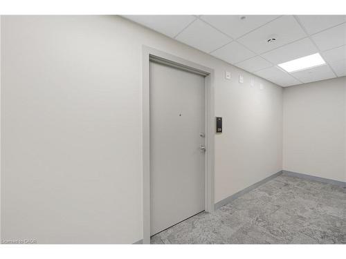 519-1100 Lackner Place, Kitchener, ON - Indoor