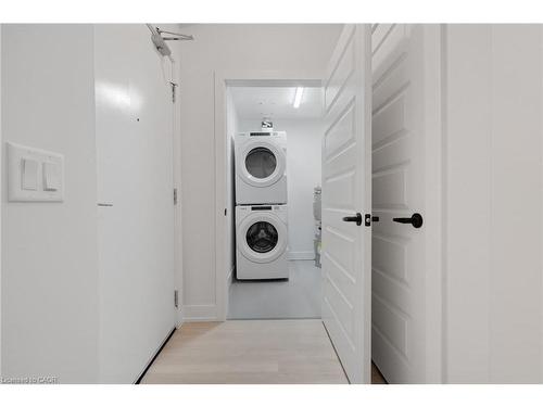 519-1100 Lackner Place, Kitchener, ON - Indoor Photo Showing Laundry Room