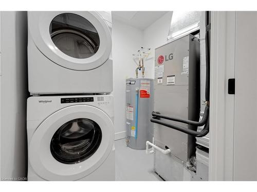 519-1100 Lackner Place, Kitchener, ON - Indoor Photo Showing Laundry Room