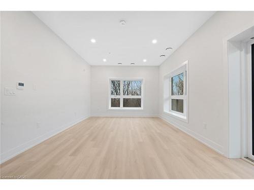 519-1100 Lackner Place, Kitchener, ON - Indoor