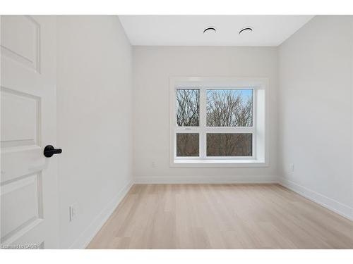 519-1100 Lackner Place, Kitchener, ON - Indoor Photo Showing Other Room