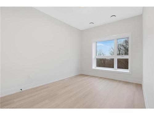 519-1100 Lackner Place, Kitchener, ON - Indoor Photo Showing Other Room