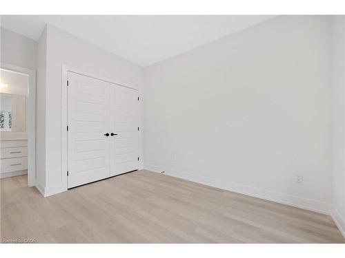 519-1100 Lackner Place, Kitchener, ON - Indoor