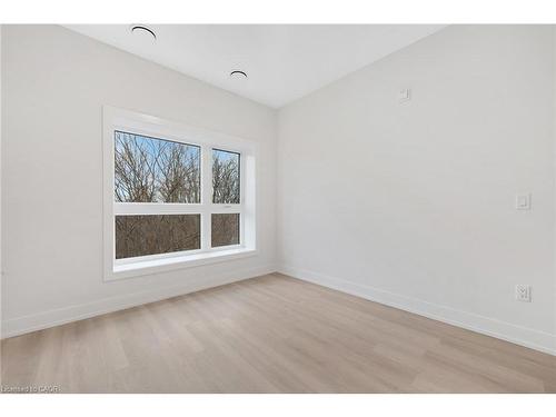 519-1100 Lackner Place, Kitchener, ON - Indoor Photo Showing Other Room